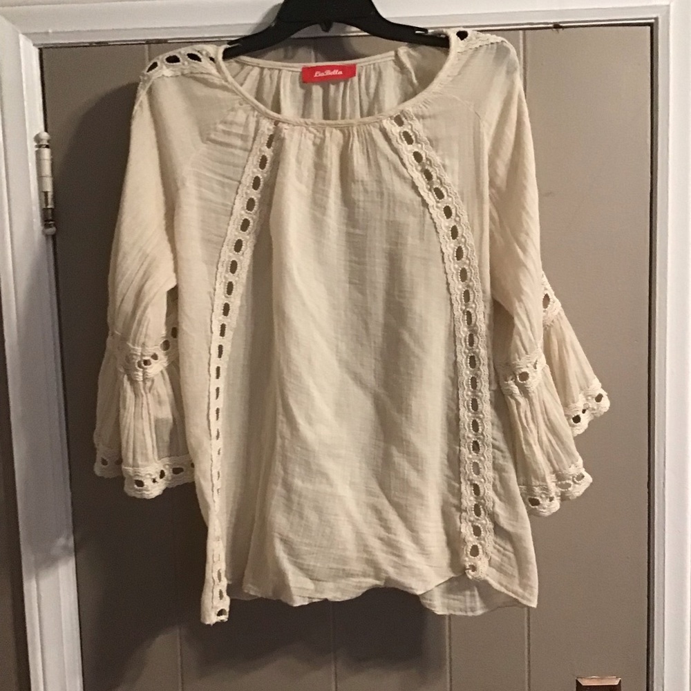 Bohemian feel cold shoulder cotton top